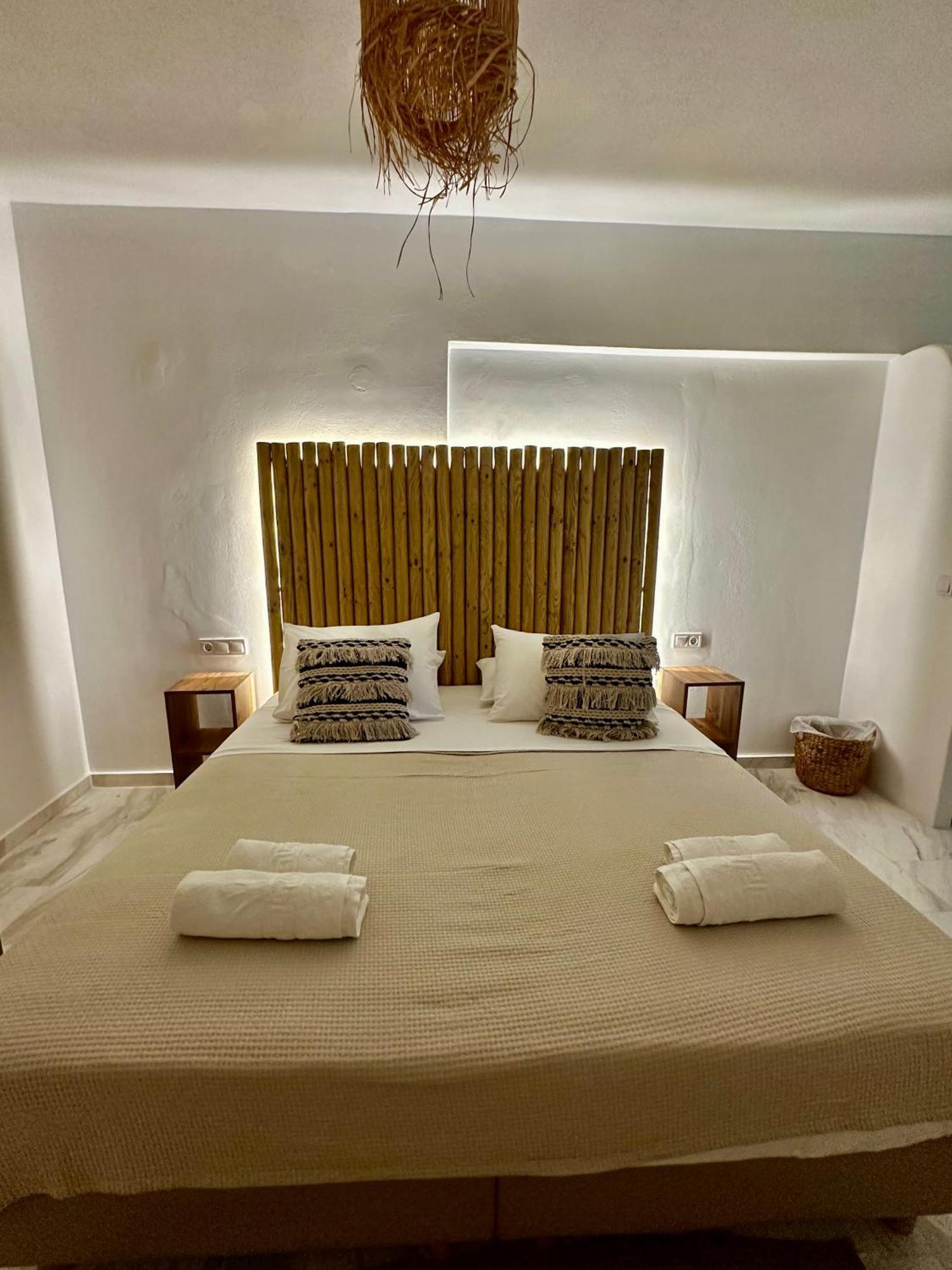 Athina Rooms - Lounge Apartments Páros Eksteriør bilde