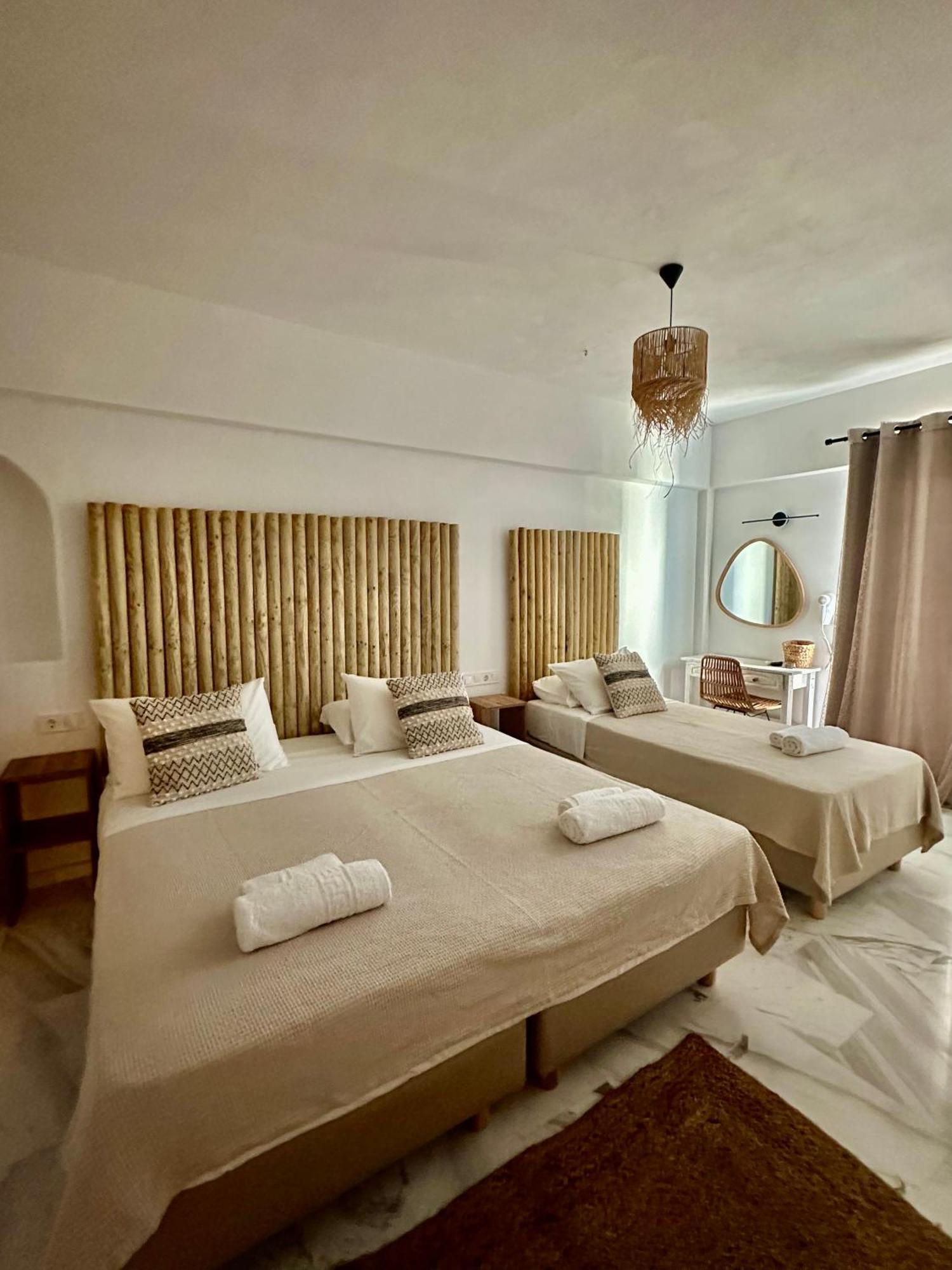 Athina Rooms - Lounge Apartments Páros Eksteriør bilde